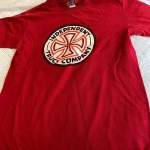 Independent red tshirt